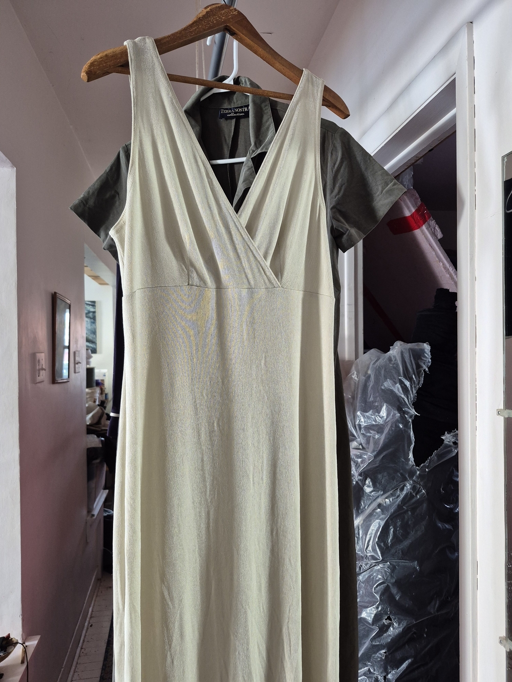 Vintage Joseph Ribkoff Sleeveless V-Neck Cream Dress